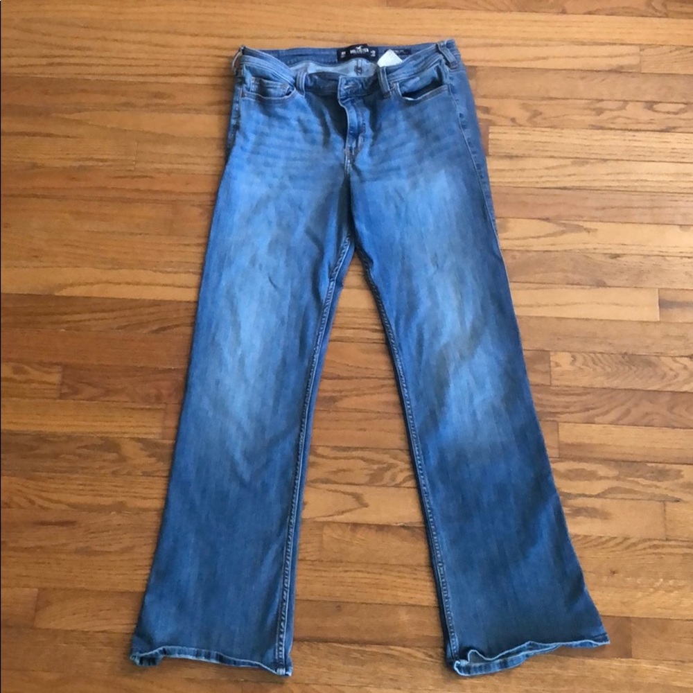 Hollister Mid-Rise Boot Jeans